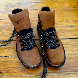 Danner Vertigo 917 boots size 5.5 women’s
